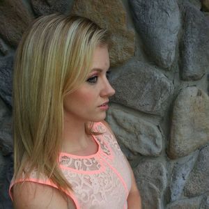 Meet your Posher, Caitlin